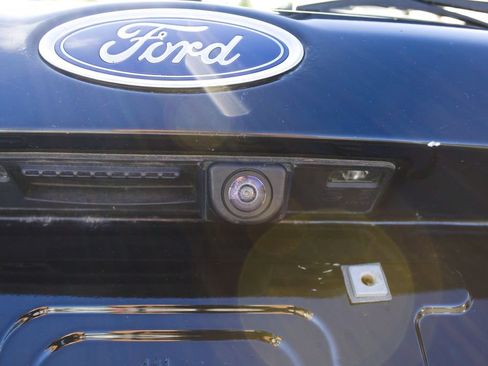 Used 2018 Ford Focus SE FWD image 26