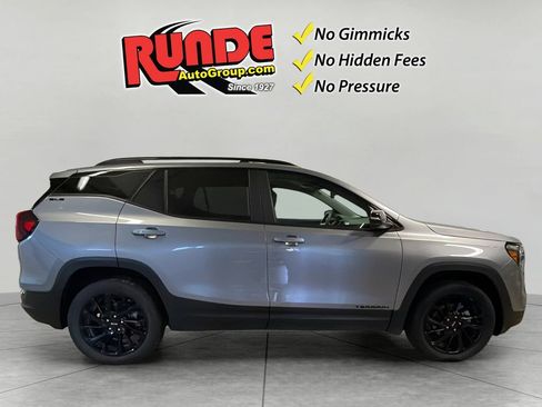 Used 2023 GMC Terrain SLE w/ Driver Convenience Package AWD/4WD image 7