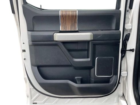 Used 2019 Ford F150 Lariat w/ Equipment Group 502A Luxury image 14