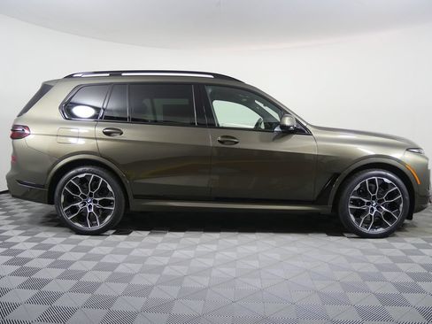 Used 2027 BMW X7 xDrive40i w/ Executive Package AWD/4WD image 2