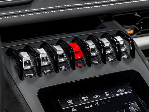 Used 2023 Lamborghini Huracan Tecnica image 24