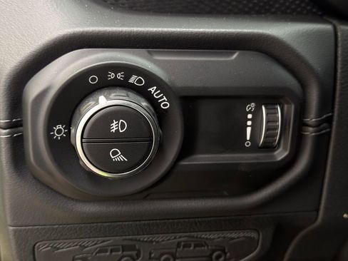 New 2025 Jeep Gladiator Rubicon image 18