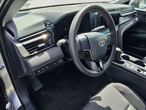 Used 2025 Toyota Camry LE image 3