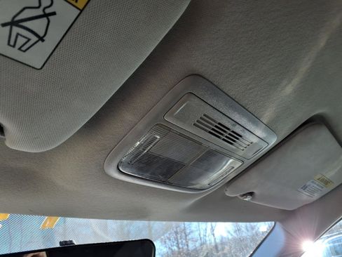 Used 2022 Honda HR-V LX image 18