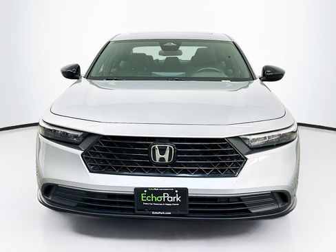 Used 2023 Honda Accord Sport image 2