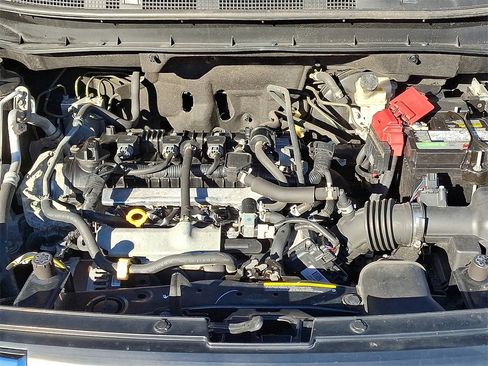 Used 2020 Nissan Kicks S image 27