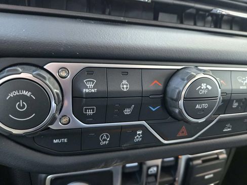 New 2026 Jeep Wrangler Unlimited Rubicon w/ Technology Group image 27