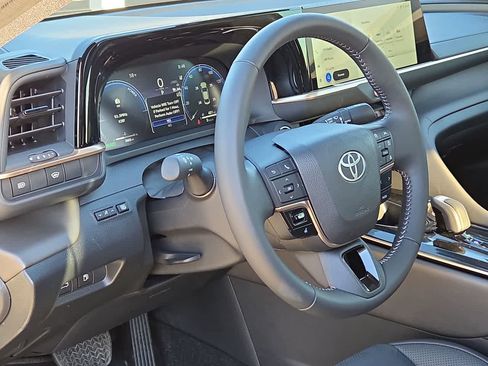 Used 2026 Toyota Crown Nightshade image 10