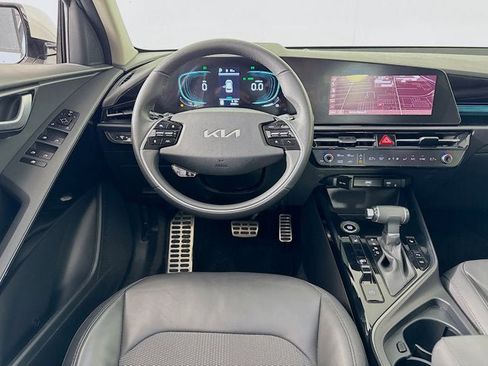 Certified 2023 Kia Niro EX Touring image 23