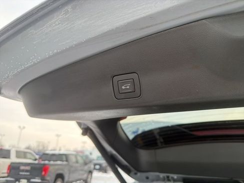 Used 2025 Chevrolet TrailBlazer LT w/ Convenience Package image 16