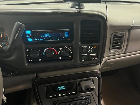 Used 2002 GMC Sierra 1500 Denali image 7