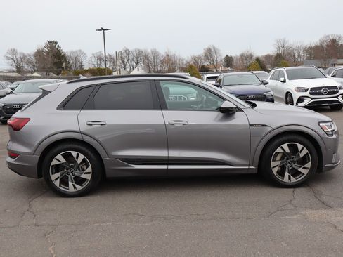 Used 2021 Audi e-tron Premium w/ Convenience Plus Package image 4