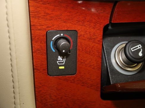 Used 2010 Lexus LX 570 4WD w/ Preferred Accessory Package image 8