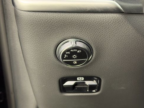 Used 2024 Mercedes-Benz GLC 300 GLC 300 w/ AMG Line image 19