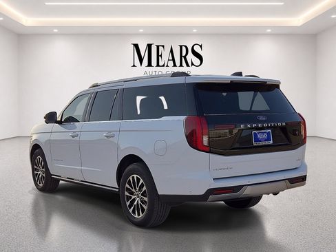 Used 2025 Ford Expedition Max Platinum AWD/4WD image 3