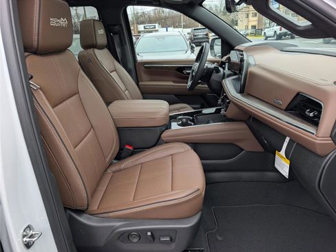 New 2026 Chevrolet Tahoe High Country AWD/4WD image 9