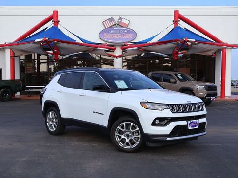 Used 2025 Jeep Compass Limited image 1