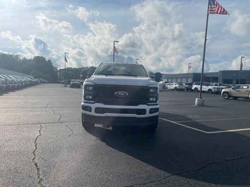 Used 2024 Ford F350 Lariat w/ Lariat Ultimate Package AWD/4WD image 2
