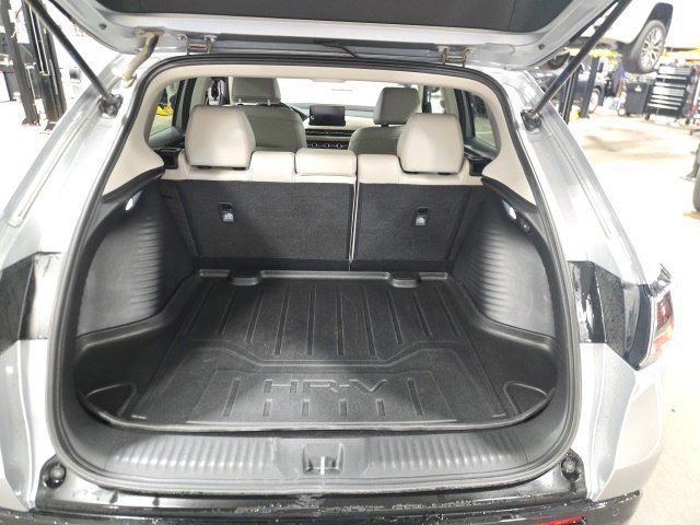 Used 2023 Honda HR-V EX-L image 11