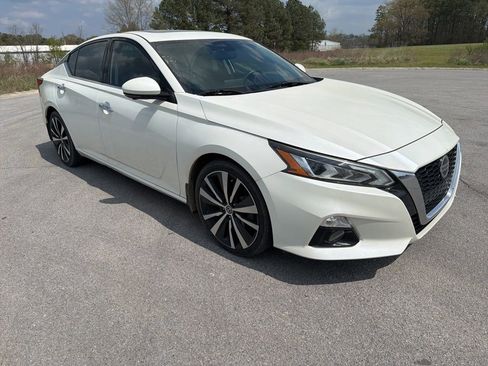 Used 2019 Nissan Altima 2.5 Platinum image 4