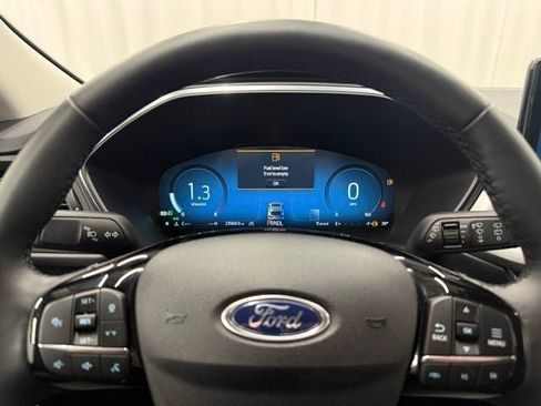 Used 2025 Ford Escape Platinum AWD/4WD image 6