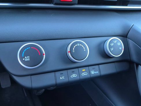 New 2026 Hyundai Elantra SE FWD image 22