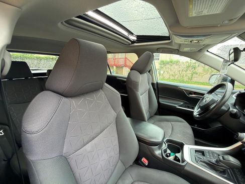 Used 2019 Toyota RAV4 XLE w/ Convenience Package AWD/4WD image 30