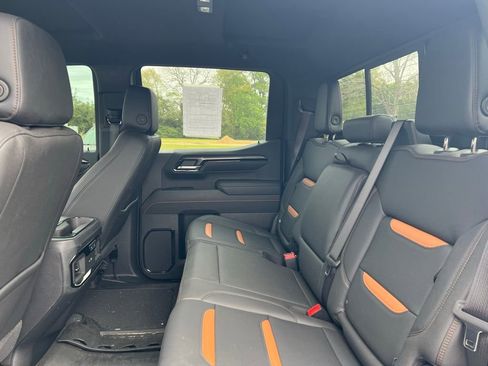 Used 2025 GMC Sierra 1500 AT4 w/ AT4 Premium Package image 5