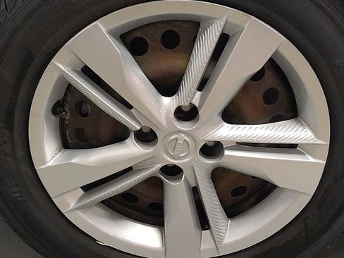 Used 2021 Nissan Kicks S FWD image 31