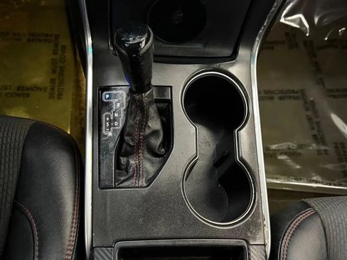 Used 2017 Toyota Camry SE FWD image 13