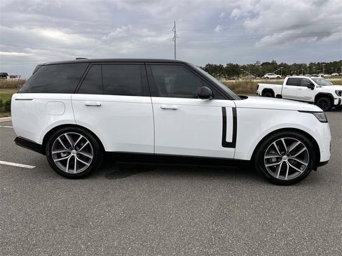 New 2025 Land Rover Range Rover SE image 6