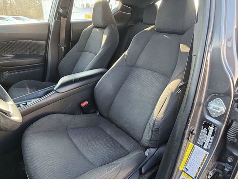 Used 2019 Toyota C-HR LE image 18