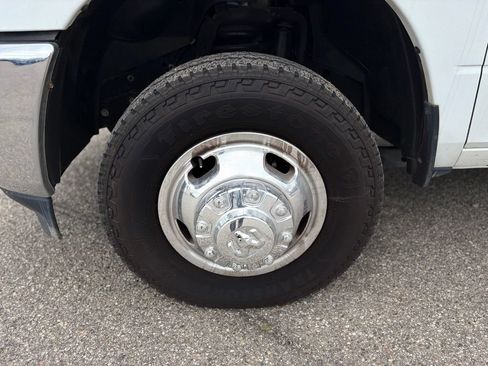 Used 2024 RAM 3500 Tradesman w/ Chrome Appearance Group AWD/4WD image 30