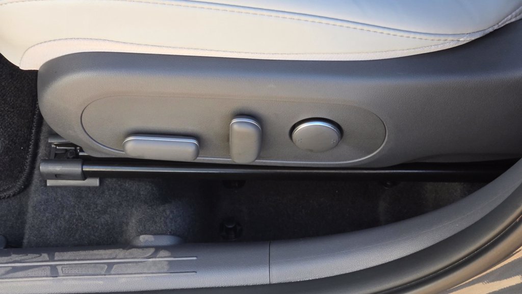 Used 2026 Hyundai Kona SEL Premium FWD image 14