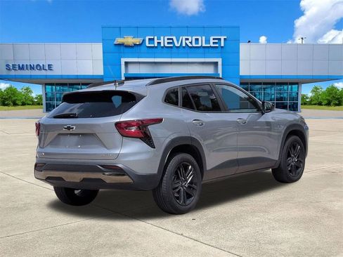 Used 2024 Chevrolet Trax ACTIV FWD image 4