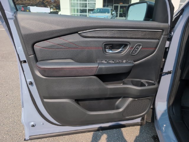 Used 2026 Honda Pilot Black Edition image 18
