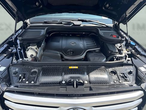 Used 2024 Mercedes-Benz GLS 450 4MATIC image 28