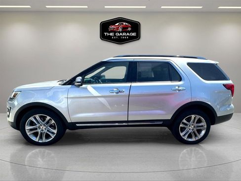 Used 2017 Ford Explorer Limited AWD/4WD image 2