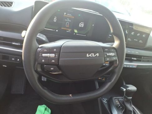 Used 2025 Kia K4 FWD image 9