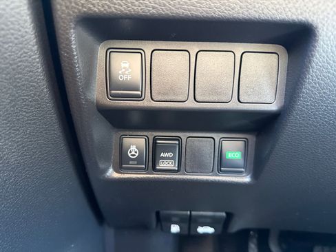 Used 2017 Nissan Rogue Sport SL image 26