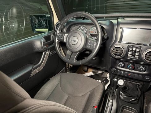 Used 2017 Jeep Wrangler Unlimited Sport w/ Quick Order Package 23S AWD/4WD image 19