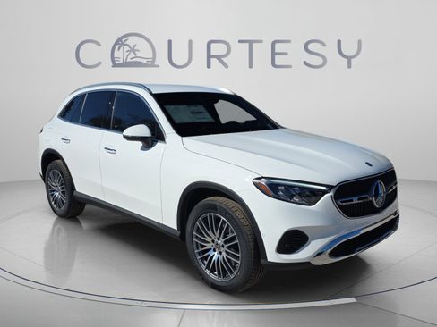 Certified 2026 Mercedes-Benz GLC 300 image 5