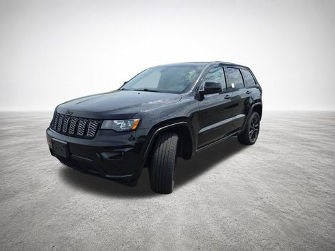 Used 2022 Jeep Grand Cherokee Laredo X AWD/4WD image 4