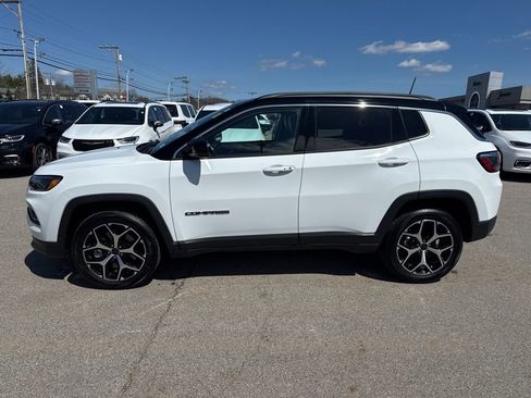 Used 2025 Jeep Compass Limited image 2