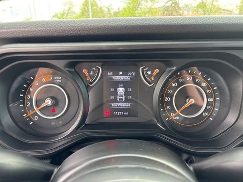 Used 2024 Jeep Wrangler Sport image 16