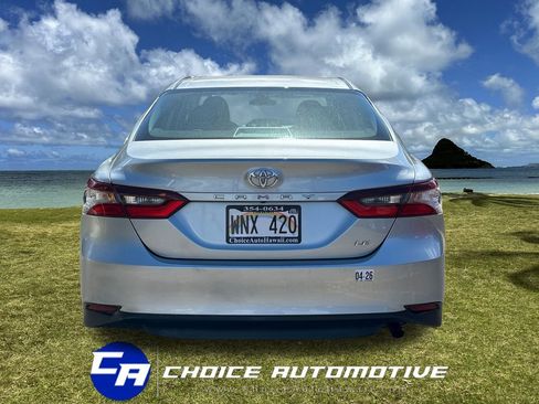 Used 2022 Toyota Camry LE image 6