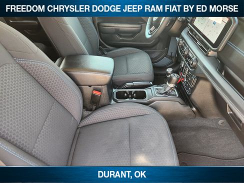 Used 2024 Jeep Wrangler Unlimited Rubicon 4xe AWD/4WD image 9
