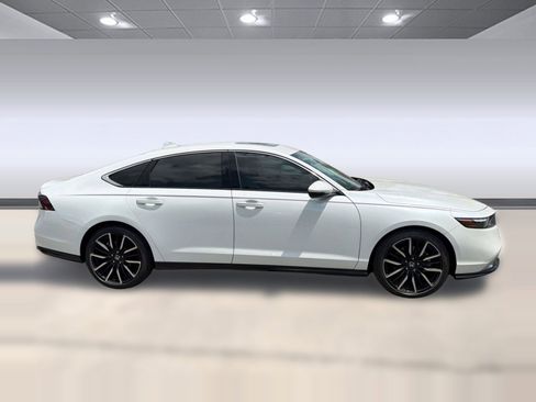 Used 2023 Honda Accord Touring image 8