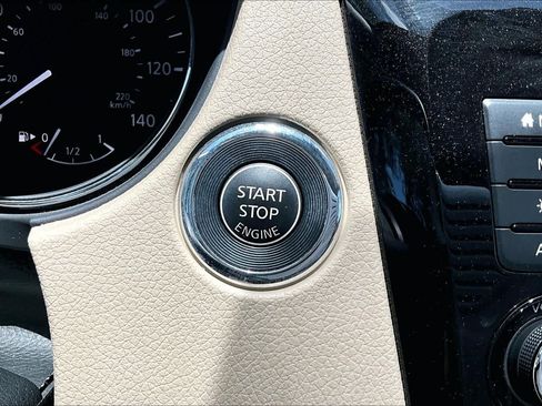 Used 2020 Nissan Rogue SL w/ Premium Package FWD image 33