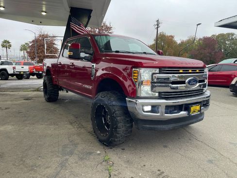 Used 2018 Ford F250 Lariat w/ Lariat Ultimate Package image 7